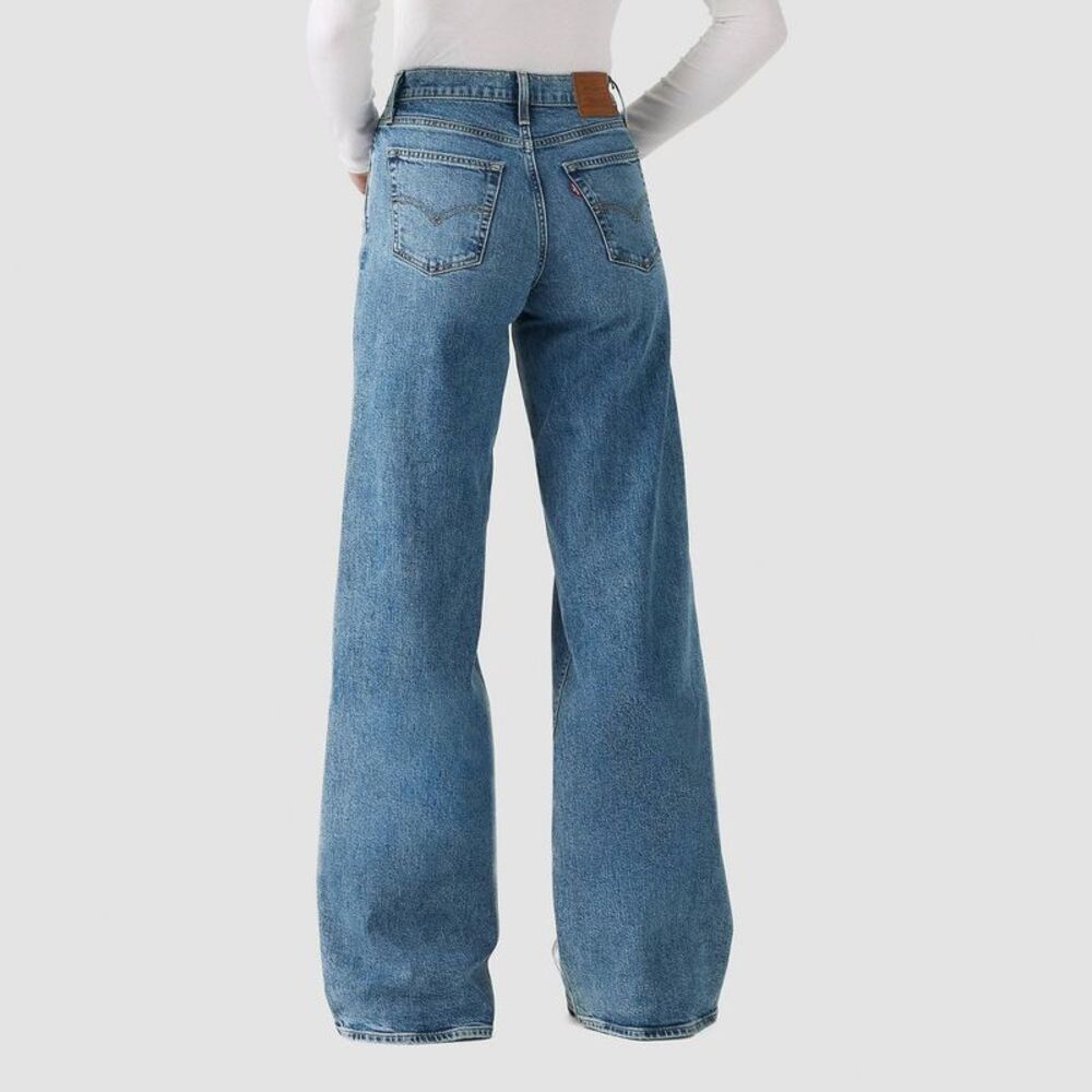 Levi's Light Blue Wide Leg Jeans - Picture 3 of 3